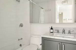 200 E 94th St, New York City, NY 10128 - Photo 10