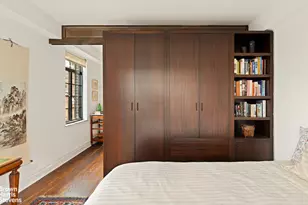 320 E 42nd St, New York City, NY 10017 - Photo 4