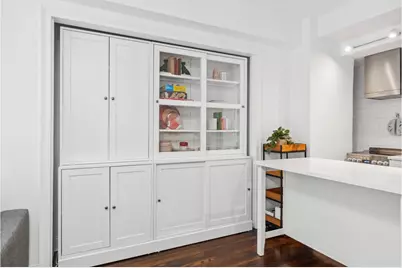 320 E 42nd Street #907, New York City, NY 10017 - Photo 4
