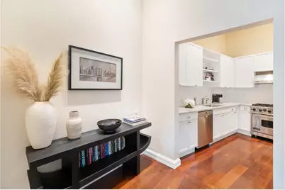 2112 Broadway #4B, New York, NY 10023 - Photo 2