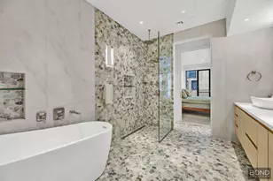 238 W 74th St, New York City, NY 10023 - Photo 18