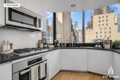 50 United Nations Plaza #10D, New York, NY 10017 - Photo 10