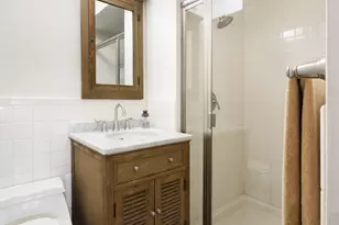200 E 27th St, New York City, NY 10016 - Photo 8