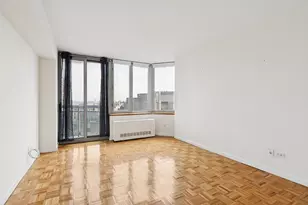 500 W 43rd St, New York City, NY 10036 - Photo 6