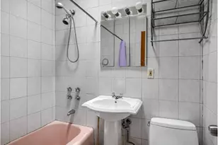 315 E 28th St, New York City, NY 11226 - Photo 10
