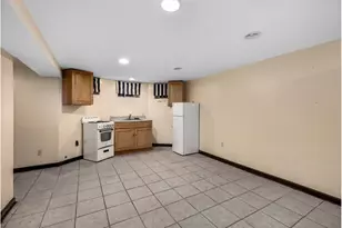 315 E 28th St, New York City, NY 11226 - Photo 22