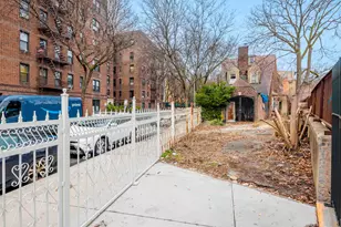 27 E 18th St, New York City, NY 11226 - Photo 2