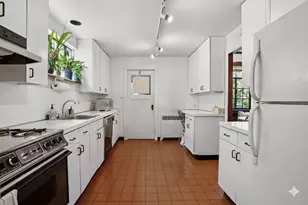 176-15 Croydon Rd, New York City, NY 11432 - Photo 4