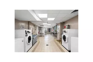 236 E 47th St, New York City, NY 10017 - Photo 10