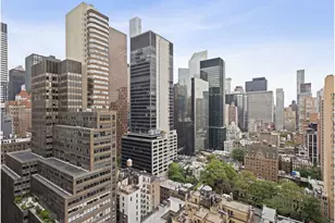 236 E 47th St, New York City, NY 10017 - Photo 2