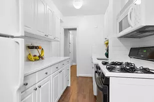 321 E 54th St, New York City, NY 10022 - Photo 8