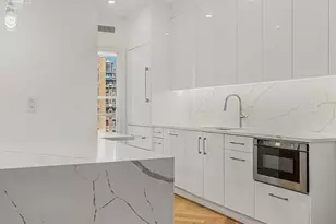 207 W 98th St, New York City, NY 10025 - Photo 4