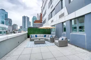 24-16 Queens Plaza S, New York City, NY 11101 - Photo 22