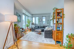 24-16 Queens Plaza S, New York City, NY 11101 - Photo 2