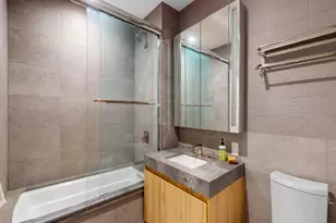 24-16 Queens Plaza S, New York City, NY 11101 - Photo 14