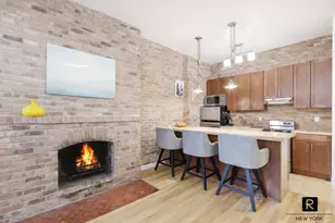 305 W 55th St, New York City, NY 10019 - Photo 2