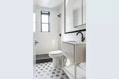 46-32 Vernon Boulevard #3A, New York City, NY 11101 - Photo 4