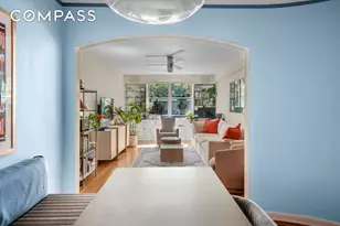 310 W 55th St, New York City, NY 10019 - Photo 8