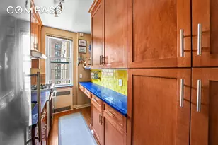 310 W 55th St, New York City, NY 10019 - Photo 14