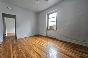 21-67 33rd St, New York City, NY 11105 - Photo 2