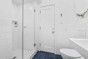 385 Argyle Rd, New York City, NY 11218 - Photo 14