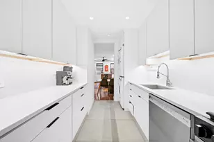 319 E 105th St, New York City, NY 10029 - Photo 4