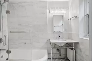 433 E 51st St, New York City, NY 10022 - Photo 6