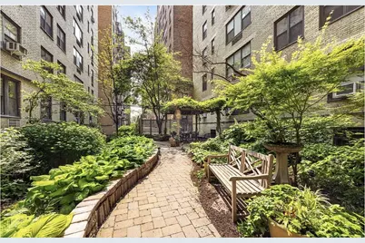 433 E 51st Street #9DE, New York City, NY 10022 - Photo 10