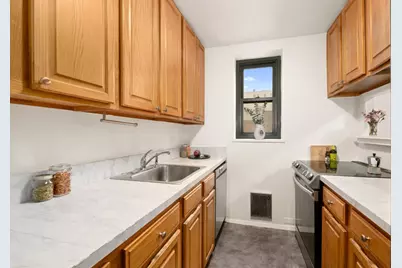 684 Washington Street #4B, New York, NY 10014 - Photo 4