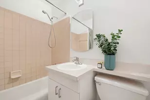 684 Washington St, New York, NY 10014 - Photo 6