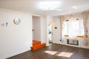 81-32 252nd St, New York City, NY 11426 - Photo 10