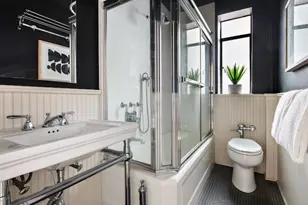 255 W 23rd St, New York City, NY 10011 - Photo 8