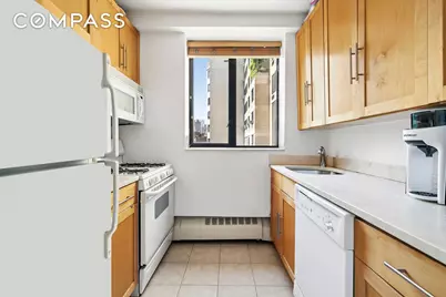 150 E 85th Street #9A, New York City, NY 10028 - Photo 4