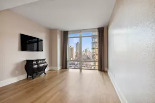 305 E 85th St, New York City, NY 10028 - Photo 8