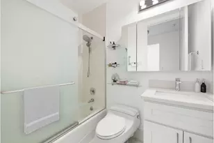 235 E 40th St, New York City, NY 10016 - Photo 6