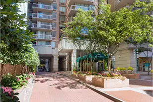 235 E 40th St, New York City, NY 10016 - Photo 14