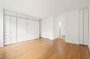 235 E 40th St, New York City, NY 10016 - Photo 4