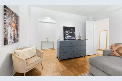 235 E 73rd Street #3G, New York, NY 10021 - Photo 2