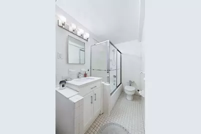 235 E 73rd Street #3G, New York, NY 10021 - Photo 4
