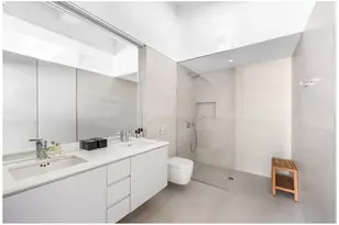 448 W 37th St, New York City, NY 10018 - Photo 8