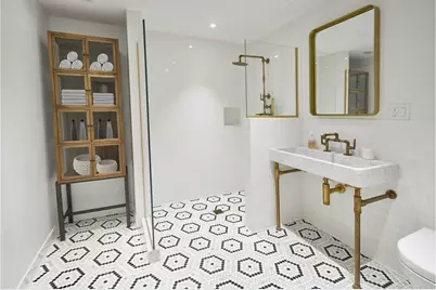 241 W 36th Street #8, New York, NY 10018 - Photo 12