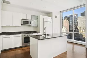 250 E 49th St, New York City, NY 10017 - Photo 2