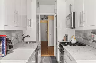 205 E 69th St, New York City, NY 10021 - Photo 2