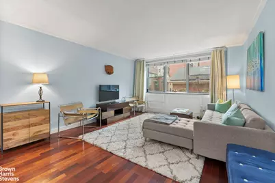 32 Gramercy Park S #5F, New York City, NY 10003 - Photo 4