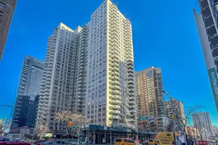 300 E 40th St, New York City, NY 10016 - Photo 14