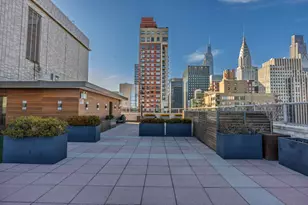 300 E 40th St, New York City, NY 10016 - Photo 8