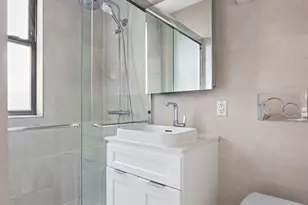 342 W 21st St, New York City, NY 10011 - Photo 8