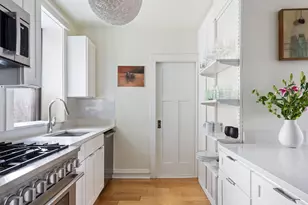 342 W 21st St, New York City, NY 10011 - Photo 4