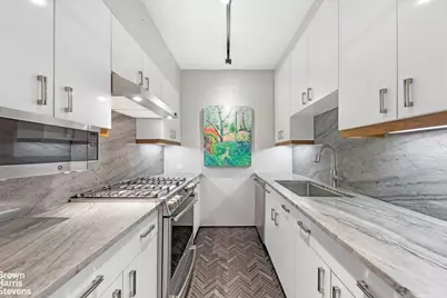 870 United Nations Plaza #16D, New York City, NY 10017 - Photo 6