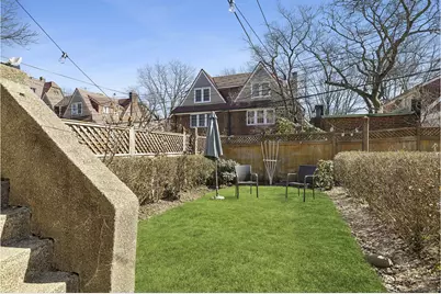 46 Slocum Crescent, New York City, NY 11375 - Photo 14